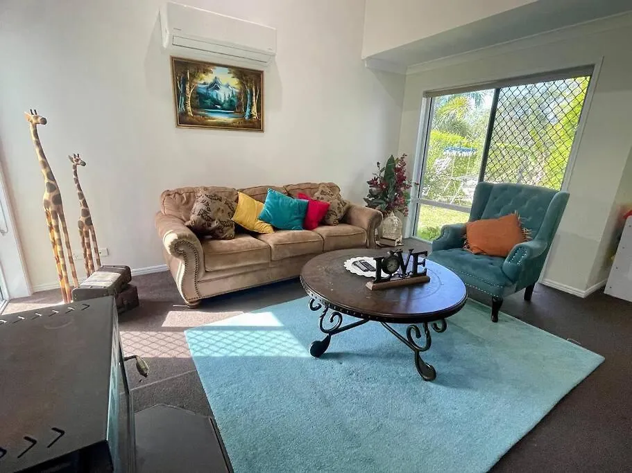 5-Bed Home Near Theme Parks Gold Coast Australia