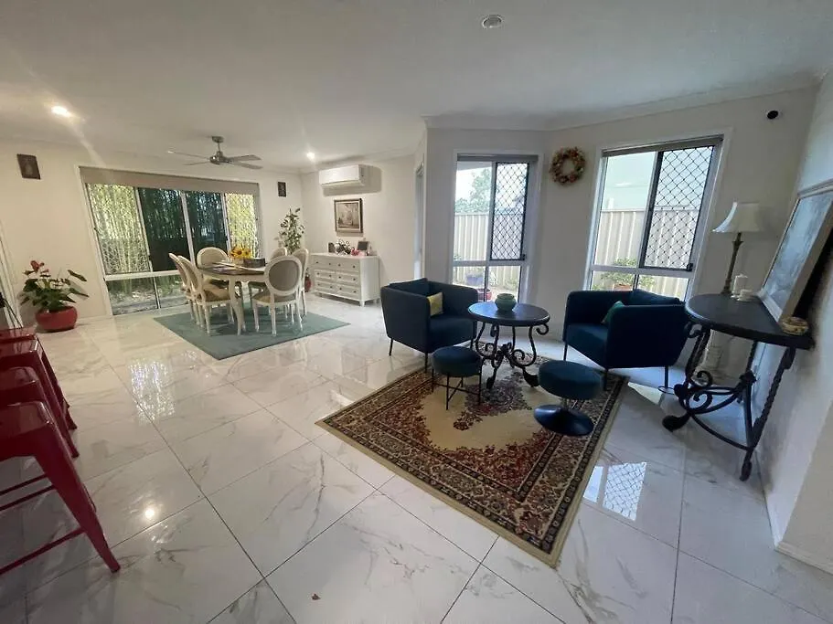 5-Bed Home Near Theme Parks Gold Coast Australia