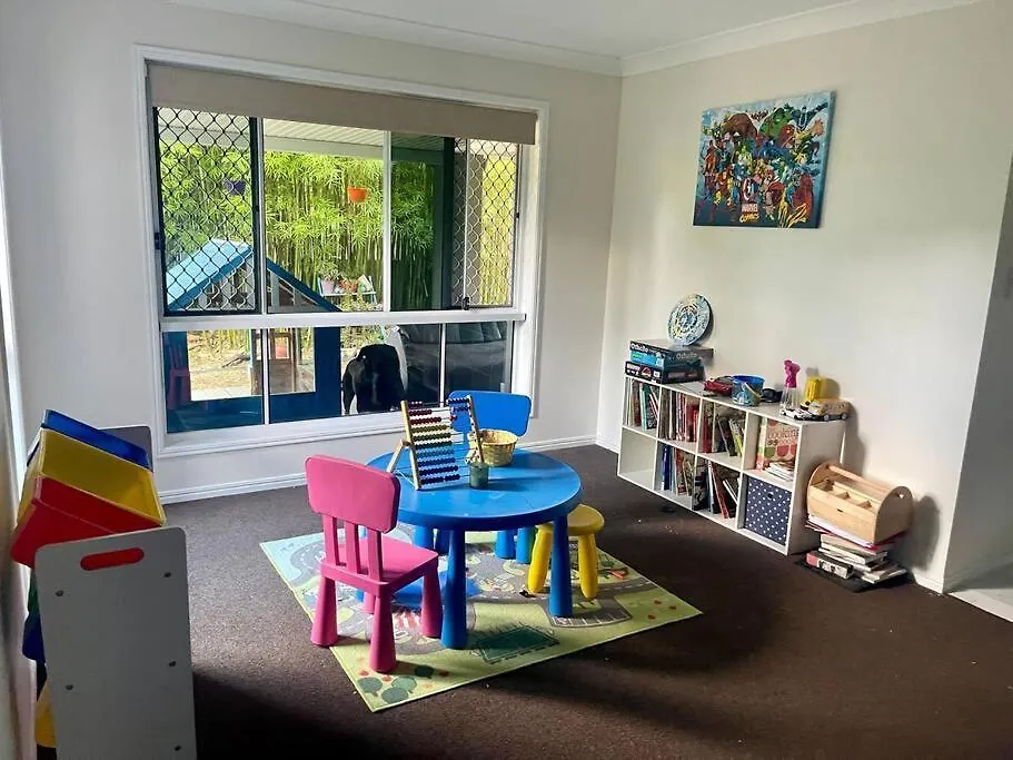 Holiday home 5-Bed Home Near Theme Parks Gold Coast Australia