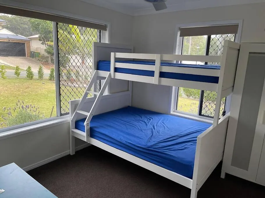 5-Bed Home Near Theme Parks Gold Coast 0*,  Australia
