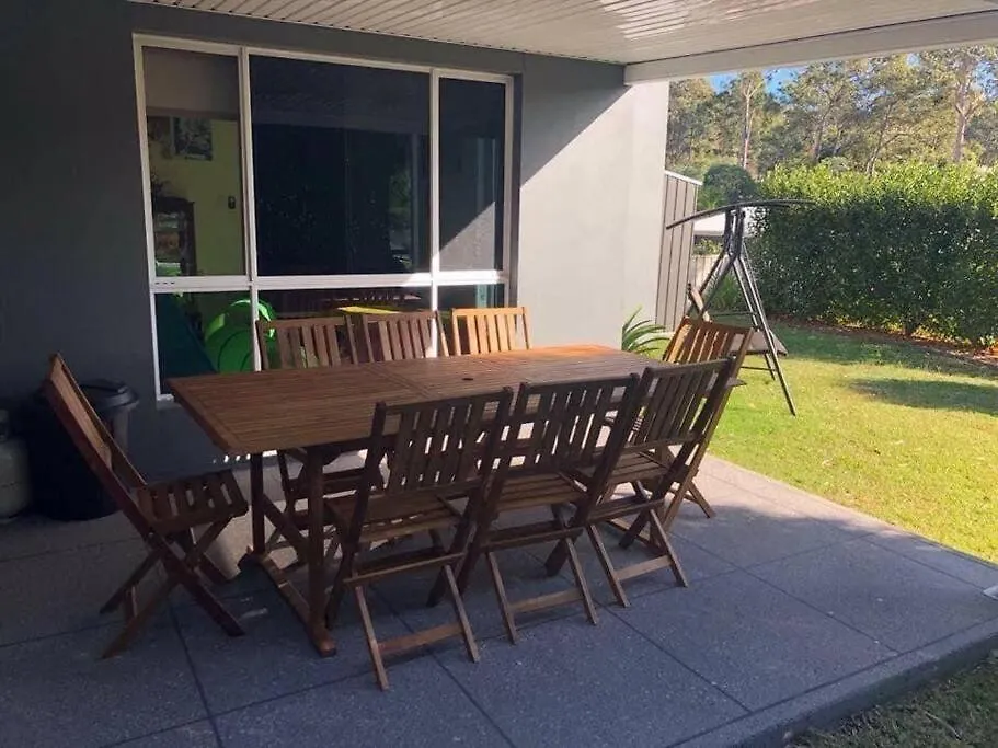5-Bed Home Near Theme Parks Gold Coast
